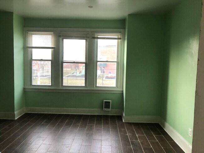 Foto del edificio - 6902 Woodland Ave