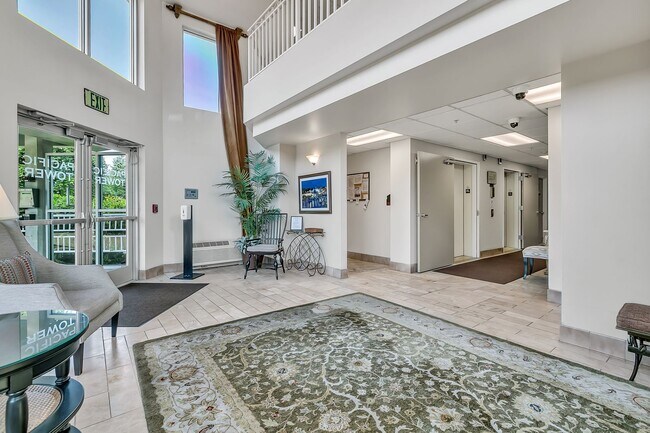 Foto del edificio - 2-Bedroom Condo in Tacoma with Sprawling V...