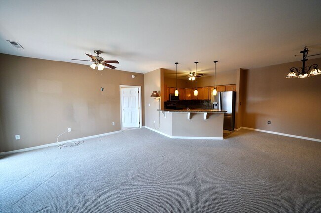 Foto del edificio - Modern 3-Bedroom Condo with Elevator Acces...