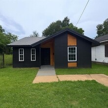 Building Photo - 2499 Calvert Ave