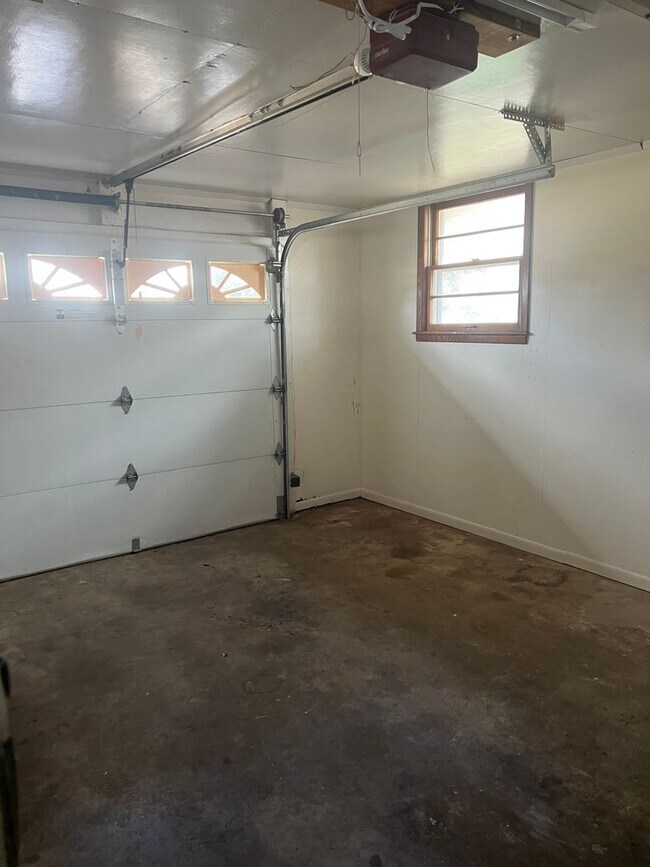 Building Photo - beautiful 3 bed 2 bath rental home in musc...
