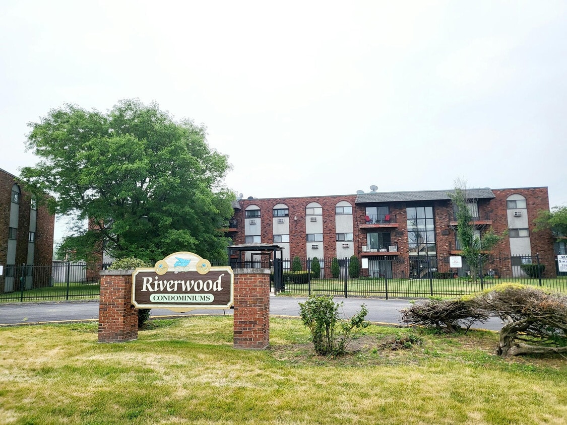 13707 S Stewart Ave Unit 2W, Riverdale, IL 60827 Condo for Rent in Riverdale, IL