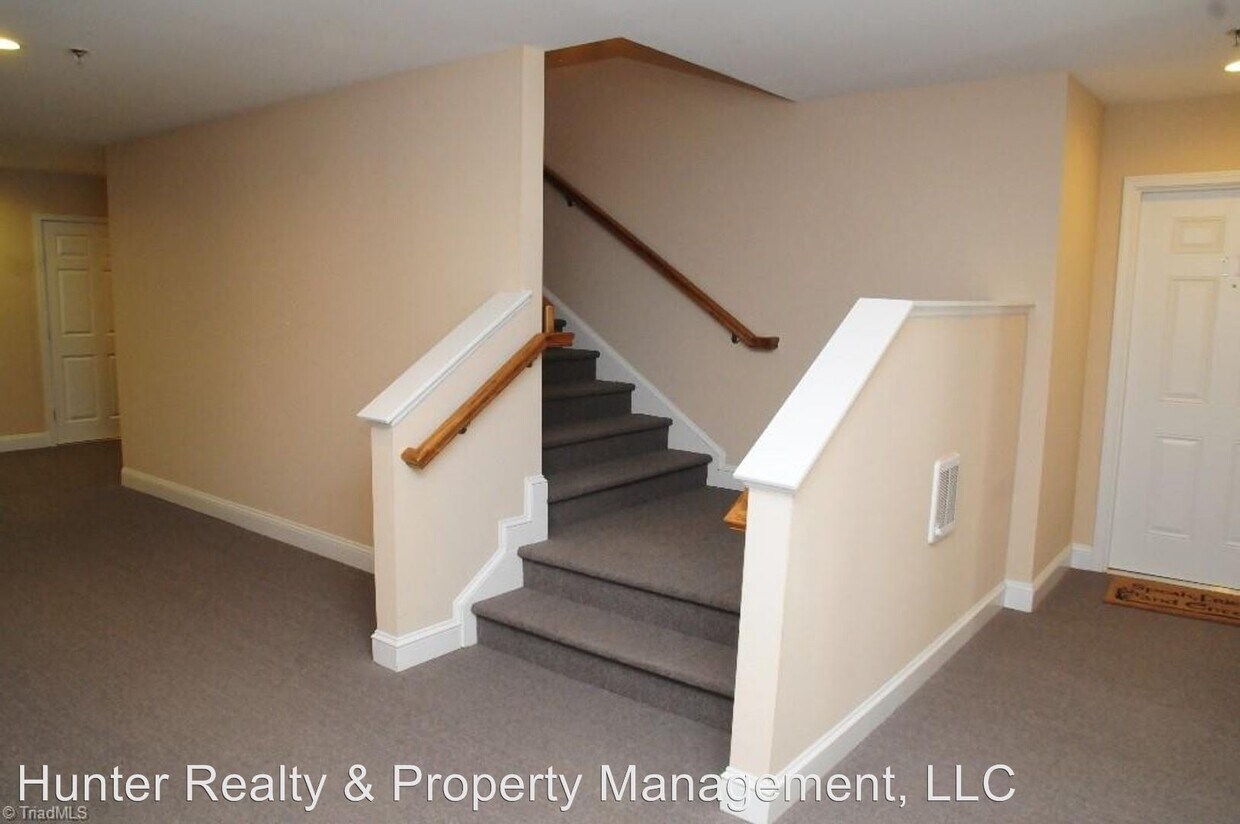 Foto del edificio - 1645 Westbrook Plaza Dr