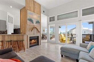 Building Photo - 17627 Termini-San Luis Pass Rd