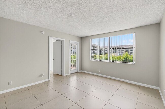 Building Photo - ONE BEDROOM ONE BATHROOM! WATERFRONT COMMU...