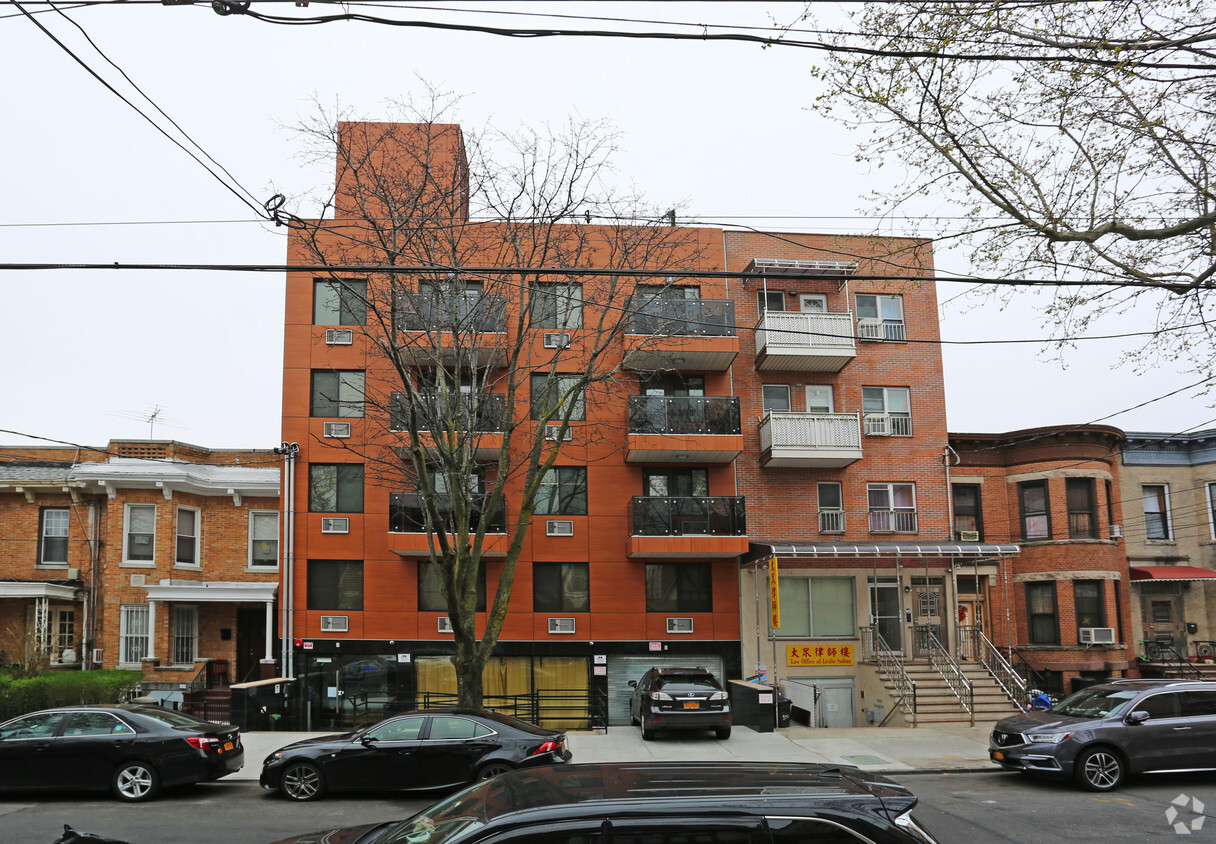 Primary Photo - 856 52nd St