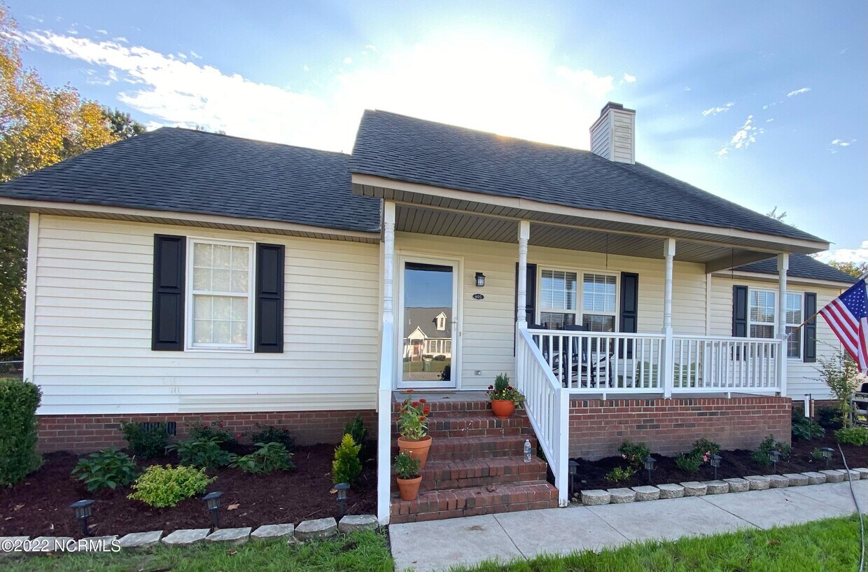 Primary Photo - 605 Huff Dr