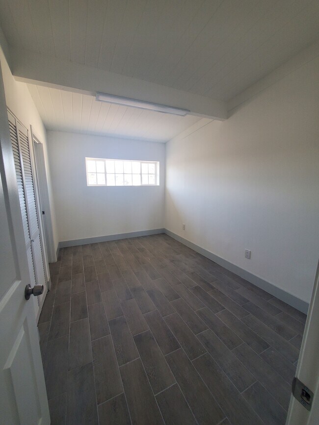 Bedroom - 677 E Port Hueneme Rd