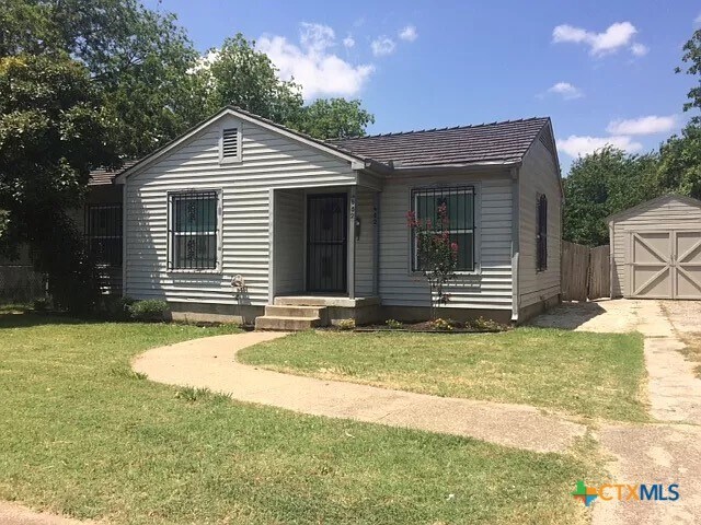 Primary Photo - 602 W Kern Rd