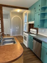 Building Photo - 1103 Oakwood Ave