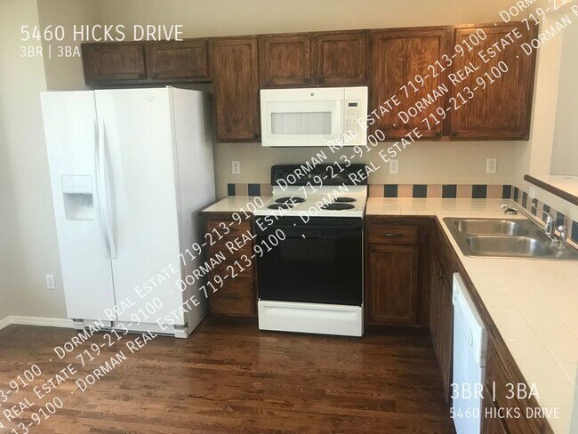 Building Photo - Beautiful 3 bedroom home near Ft Carson & ...