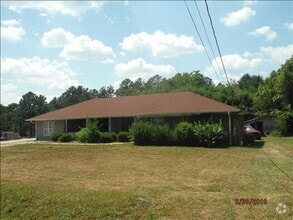 Building Photo - 105 Knoxville Rd