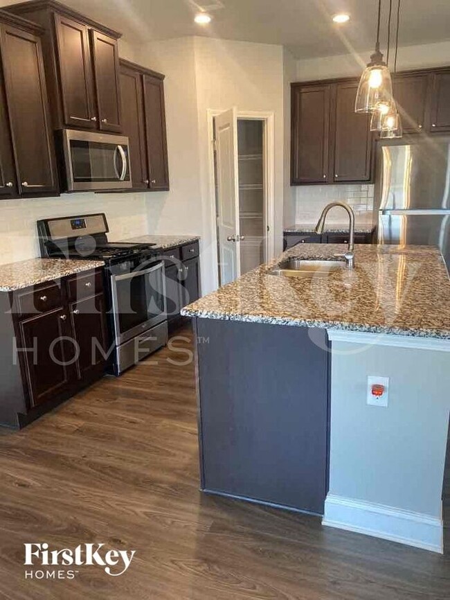 Building Photo - 4427 Rockrose Green Way