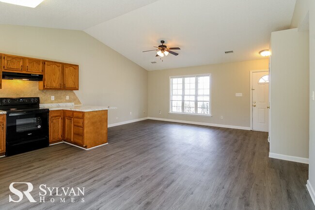 Foto del edificio - Beautiful 3 bedroom with rocking chair fro...