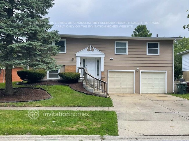 Building Photo - 825 W Manor Ct