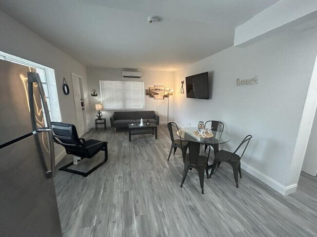 Foto del edificio - 2635 SW 24th Ave