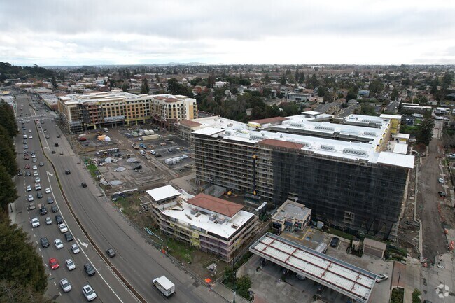 Aerial - Lincoln Landing Apartments