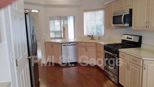 Building Photo - 356 N Cactus Ln
