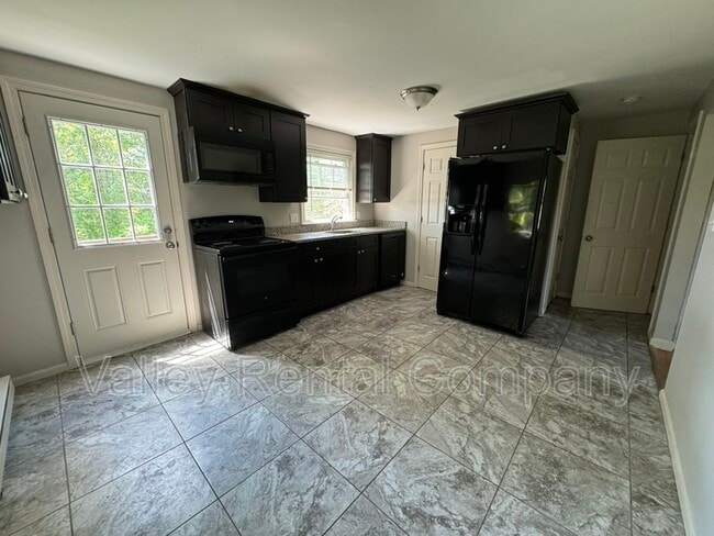 Building Photo - 87 S Silver Ln