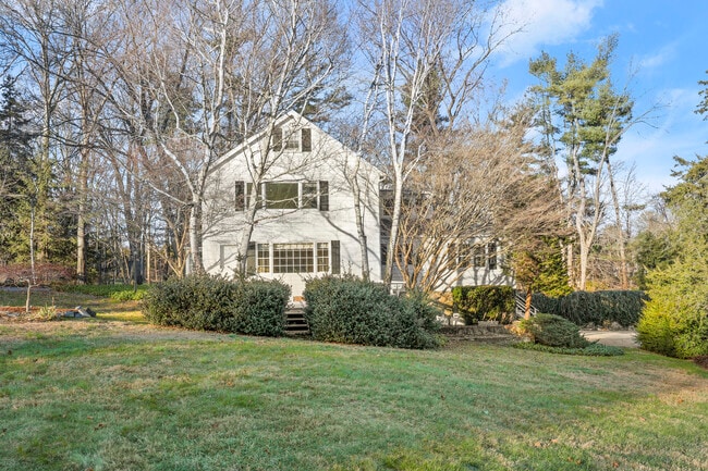 Building Photo - 18 Rockwood Lane Spur