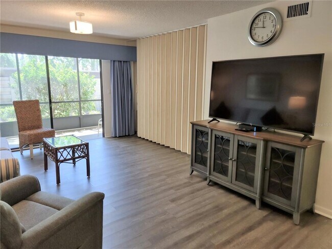 Building Photo - 650 Bird Bay Dr E
