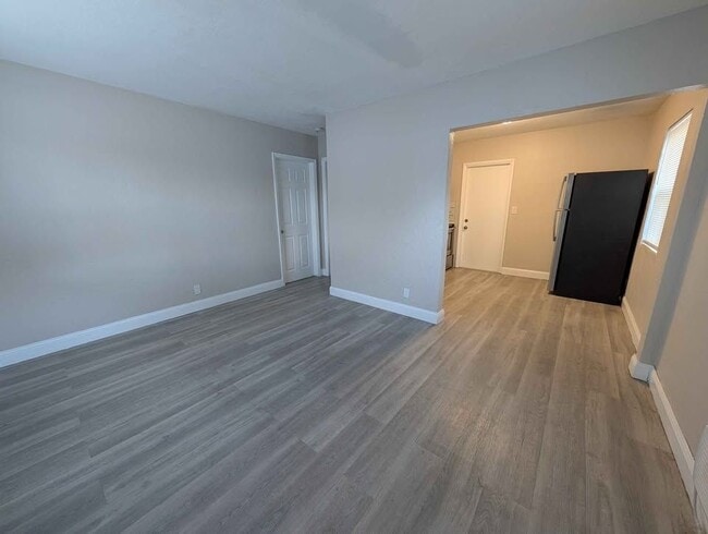 Foto del edificio - 2300 Douglas St