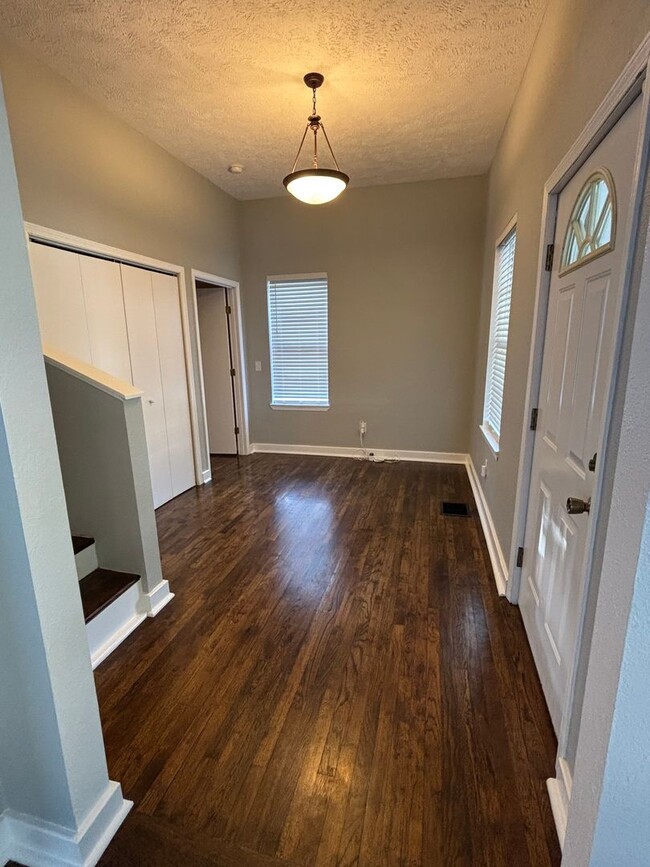 Foto del edificio - Gorgeous 3 Bed 2 Bath Home Available NOW!!!