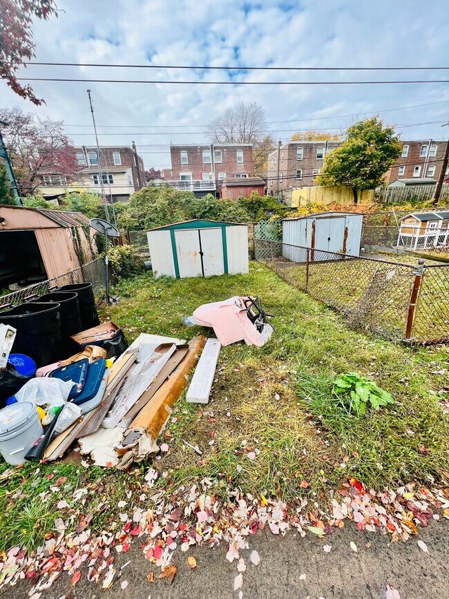 Building Photo - Brand New Three Bedroom Renovation w/ Huge...
