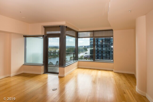 Foto del edificio - 3601 S River Pkwy