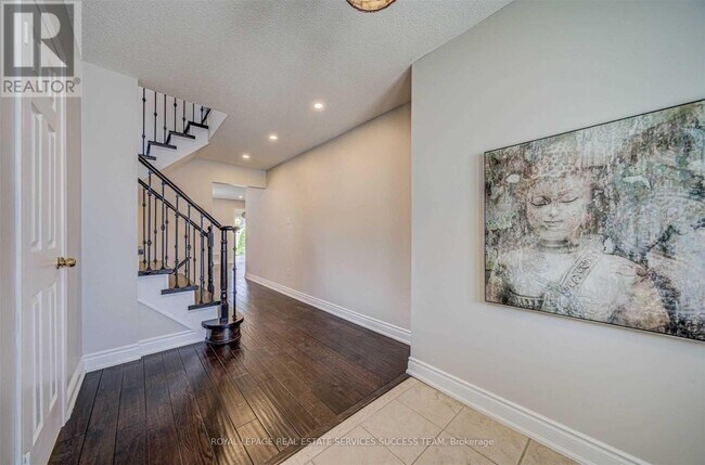 Building Photo - 1138 Bonin Crescent