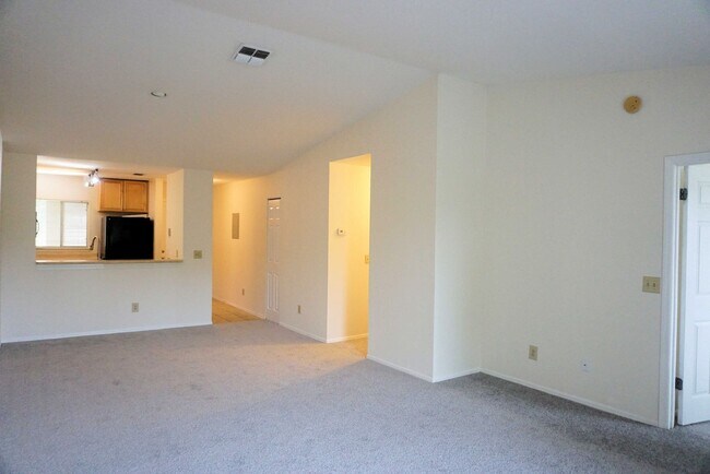 Building Photo - 2/2 condo in Ponte Vedra Beach
