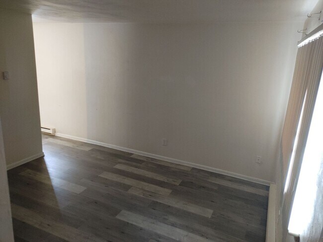 Foto del edificio - 7920 Thompson Rd