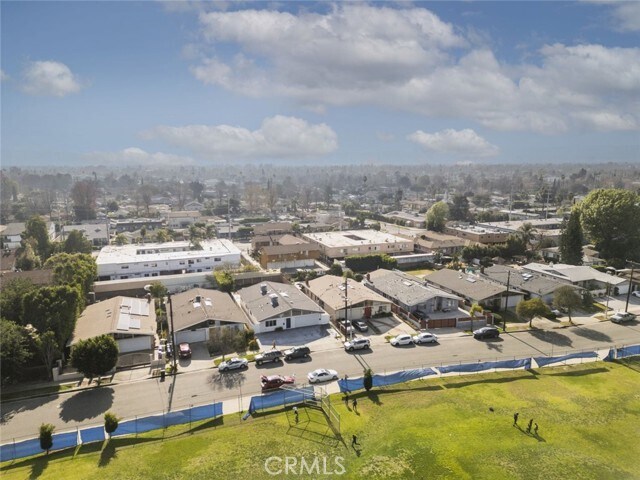 Foto del edificio - 13010 Hartland St