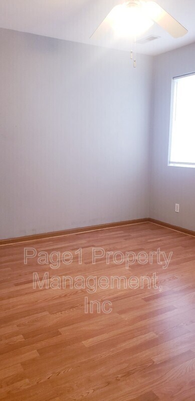 Building Photo - 1028 Minns Dr
