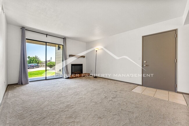 Foto del edificio - Charming condo with Central AC and Reserve...