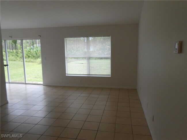 Foto del edificio - 353 Justice Ave