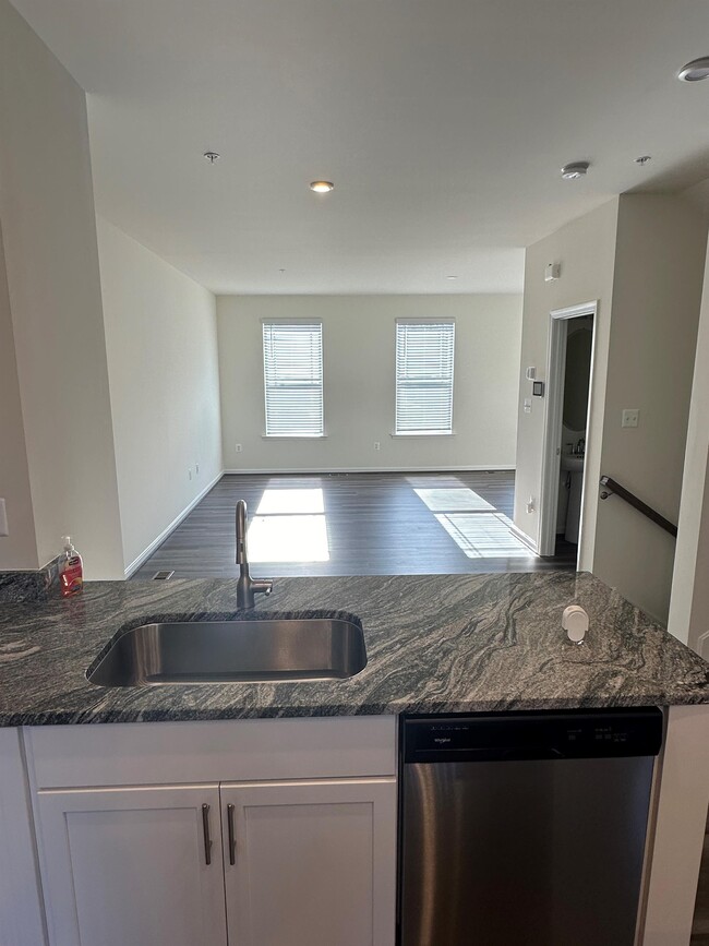Foto del edificio - 7812 Wolf Run Ln