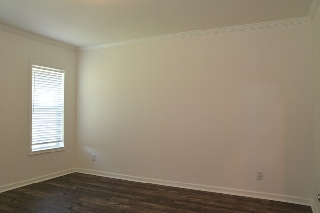 Foto del edificio - 1902 W Gleneagles Rd