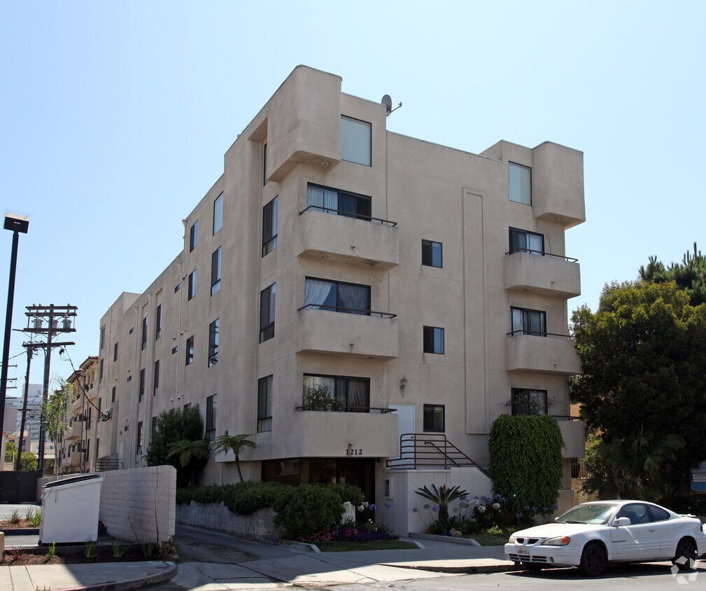 Primary Photo - 1212 Brockton Ave