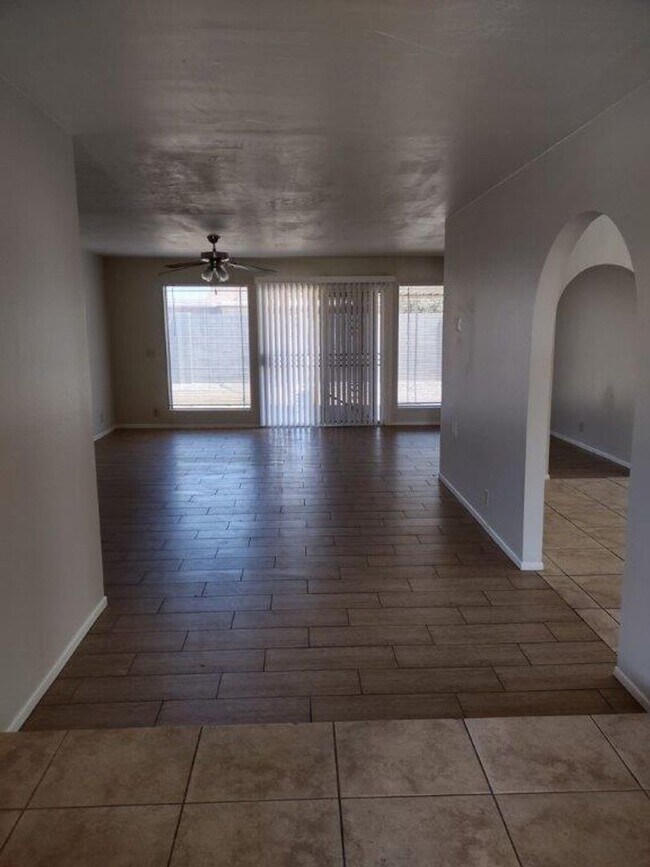 Foto del edificio - 7120 W Sunnyslope Ln