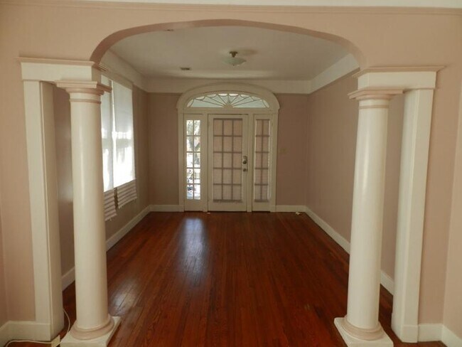 Building Photo - 4535 Canal St