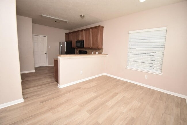 Building Photo - 611 Chase More Ct