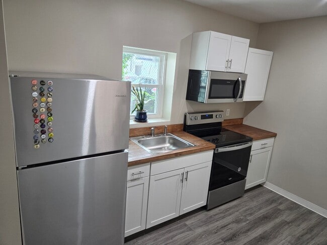 Foto del edificio - 2 Bedroom 1 Bath Townhouse
