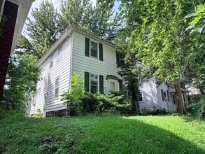 Building Photo - 1227 4th St
