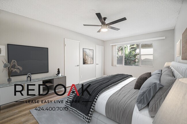 Foto del edificio - 4505 Santa Rosalia Dr