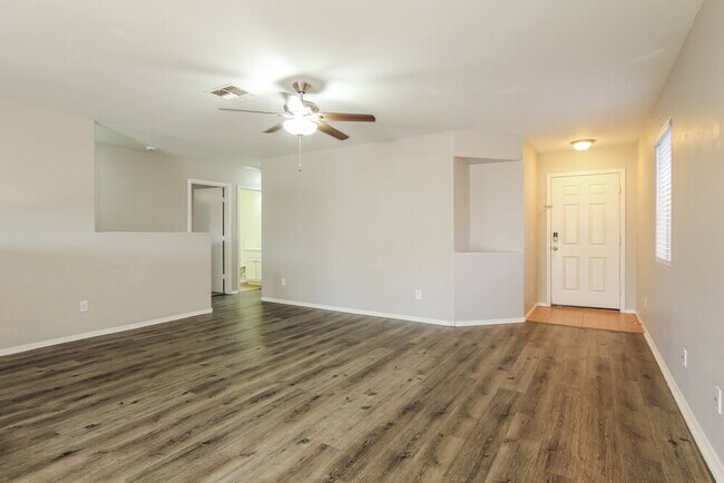 Foto del edificio - 6321 W Superior Ave