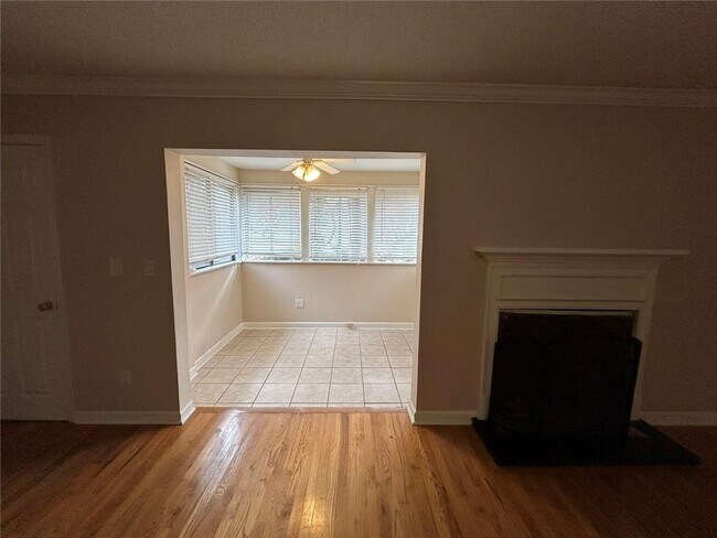 Foto del edificio - 1016 Wingate Way