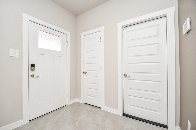 Building Photo - 3831 Sparkman Ln