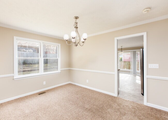 Building Photo - 3 Bed 2 Bath Single Family Home