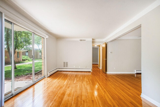 Building Photo - 1249 Island Dr